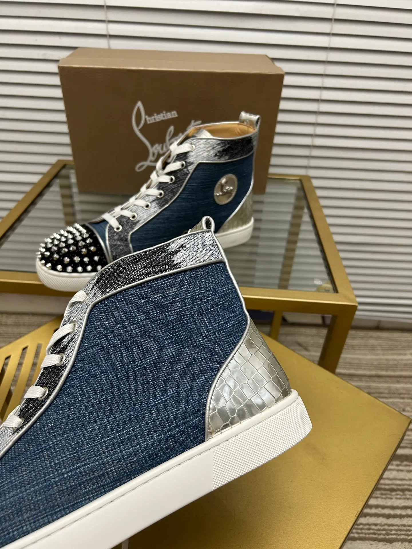 (Customized model) Ex-factory price is 540. christian louboutin (CL red sole shoes) counter series, casual sneakers for couples 📢 📢 📢 Exclusive hot style release 🎈🎈💪 Movable latex feet 👻 Finished outsole line [Proud] 😝Female 35-40# Male 38#-46, global supply😝 [Top version]: Original imported genuine leather upper, top original leather lining, original molded TPU outsole, original 1:1 detail processing, original shoe last,